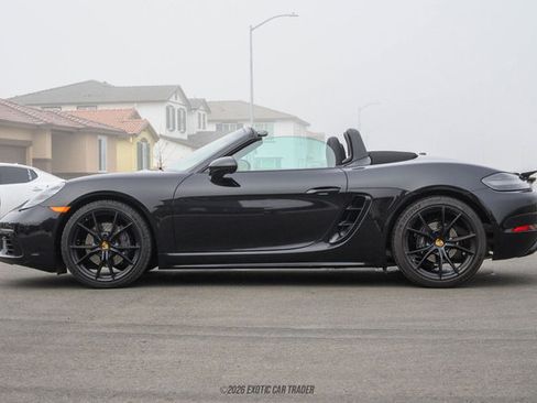 Used 2025 Porsche 718 Boxster image 3