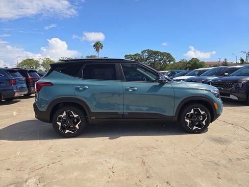 New 2026 Kia Seltos S FWD image 9