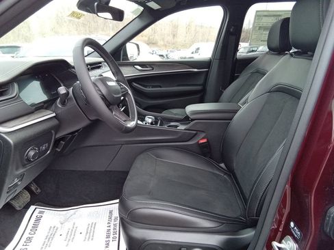 New 2026 Jeep Grand Cherokee Altitude AWD/4WD image 11