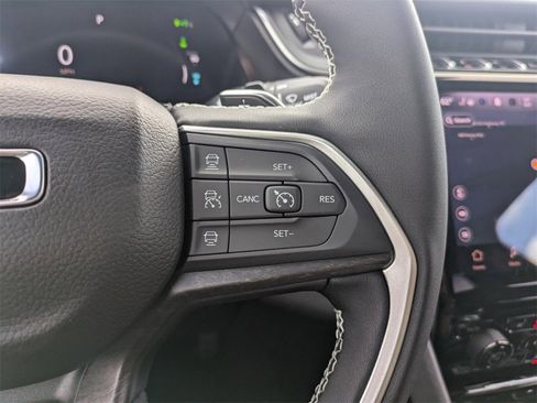 New 2025 Jeep Grand Cherokee Limited 4xe image 30