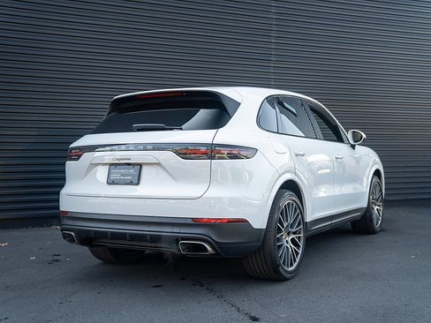 Certified 2023 Porsche Cayenne AWD/4WD image 27