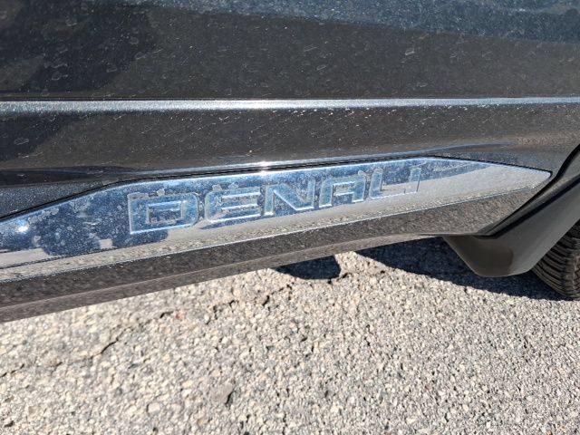 Used 2020 GMC Terrain Denali w/ Denali Premium Package AWD/4WD image 5