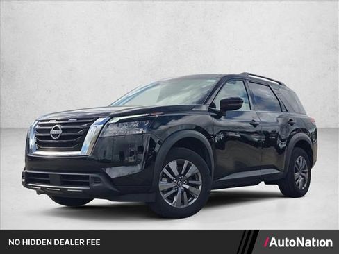 Used 2025 Nissan Pathfinder SV FWD image 1