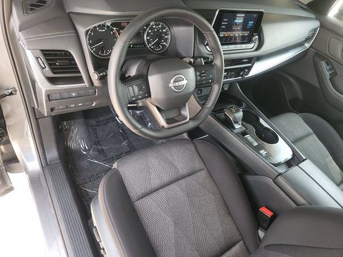 Used 2026 Nissan Rogue SV FWD image 12