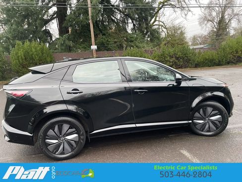 Used 2023 Nissan Ariya AWD image 11