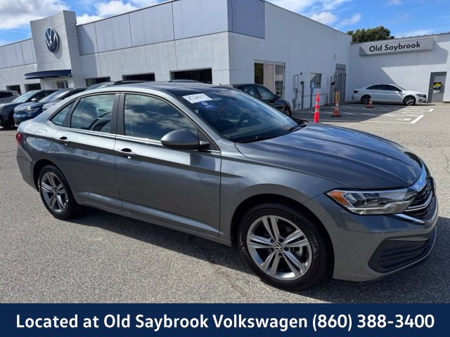 Certified 2024 Volkswagen Jetta SE FWD image 3
