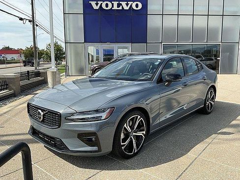 Certified 2024 Volvo S60 B5 Core AWD/4WD image 3