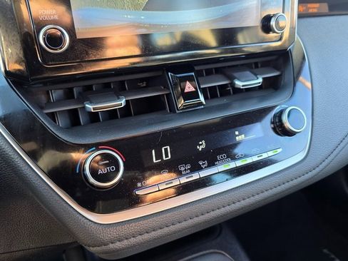 Used 2020 Toyota Corolla SE image 23