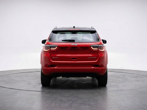 Used 2025 Jeep Compass Limited AWD/4WD image 7