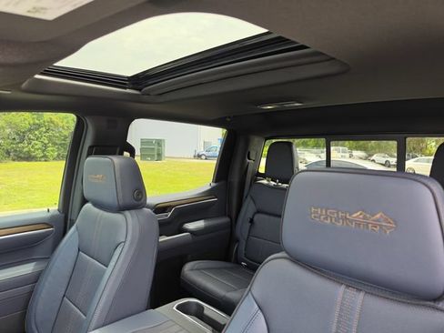 New 2026 Chevrolet Silverado 1500 High Country w/ Technology Package AWD/4WD image 23