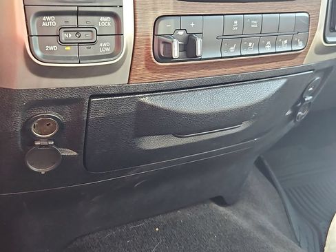 Used 2016 RAM 1500 Laramie w/ Convenience Group AWD/4WD image 26