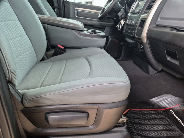 Used 2013 RAM 1500 Classic SLT w/ Premium Display Pkg RWD image 17