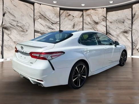 Used 2019 Toyota Camry XSE FWD image 7