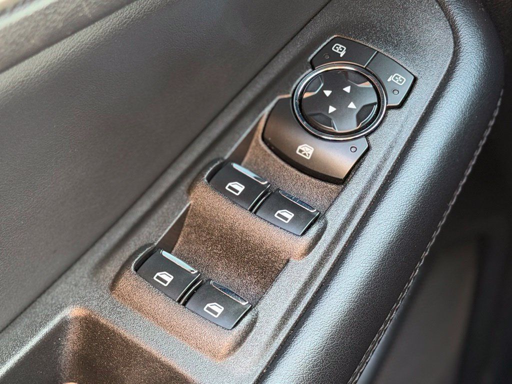 Used 2024 Ford Edge SEL AWD/4WD image 19