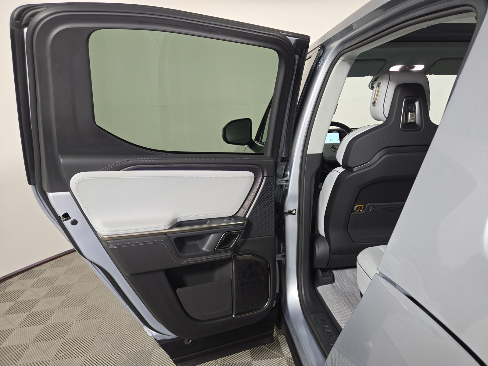 Used 2023 Rivian R1T Adventure Quad AWD/4WD image 17