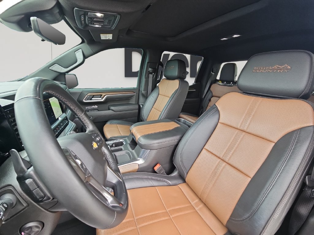 Certified 2025 Chevrolet Silverado 1500 High Country w/ High Country Premium Package AWD/4WD image 10
