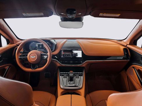 New 2026 Aston Martin DBX 707 image 27