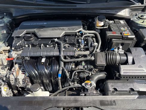 Used 2024 Hyundai Elantra SEL FWD image 12