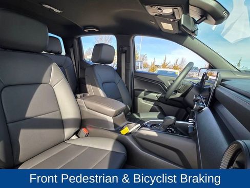 Used 2025 Chevrolet Colorado Trail Boss image 13