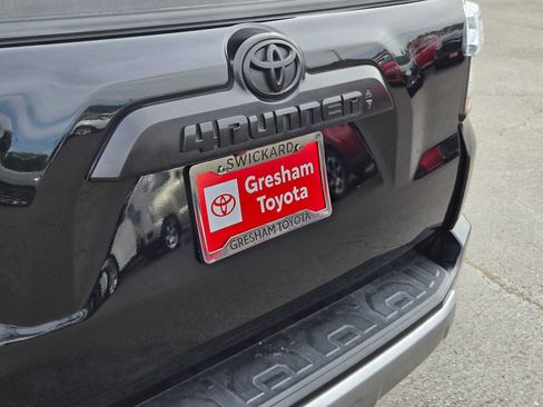 Certified 2022 Toyota 4Runner TRD Off-Road Premium AWD/4WD image 17