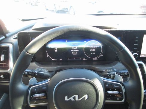 Used 2023 Kia Sorento SX Prestige image 24