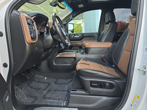 Used 2020 Chevrolet Silverado 2500 High Country image 25