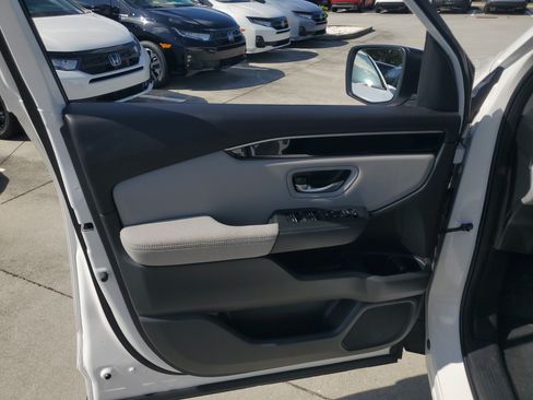 Used 2023 Honda Pilot LX image 22