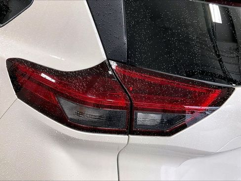 Used 2023 Nissan Rogue SV w/ SV Premium B Package AWD/4WD image 34
