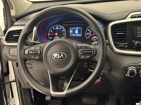 Used 2016 Kia Sorento LX image 14