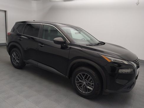 Used 2021 Nissan Rogue S FWD image 11
