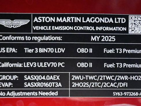 Used 2025 Aston Martin V8 Vantage image 45