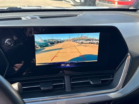 Used 2024 Chevrolet Trax LT w/ LT Convenience Package image 21