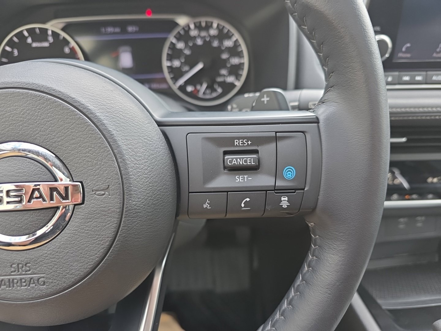 Used 2024 Nissan Rogue SV w/ SV Premium Package AWD/4WD image 17