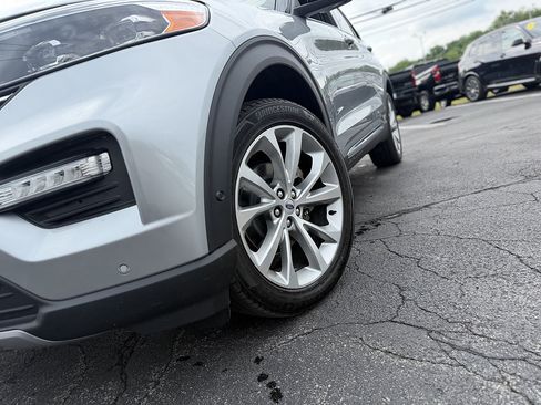 Certified 2021 Ford Explorer Platinum w/ Equipment Group 601A AWD/4WD image 2