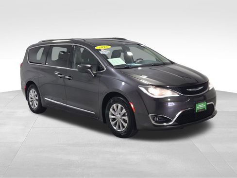 Certified 2018 Chrysler Pacifica Touring-L Plus FWD image 23