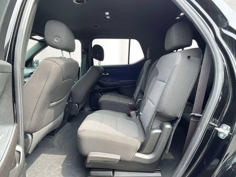 Used 2023 Chevrolet Traverse LT FWD image 13
