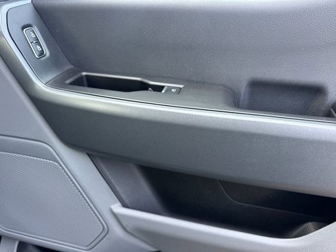 Used 2023 Ford F250 XLT w/ FX4 Off-Road Package image 18