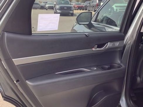 Used 2023 Hyundai Palisade SEL w/ Premium Package image 19