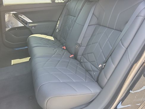 New 2026 BMW i7 M70 w/ Executive Package AWD/4WD image 12