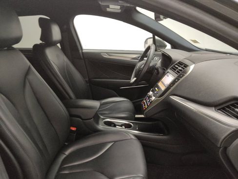 Used 2019 Lincoln MKC Premiere FWD image 21