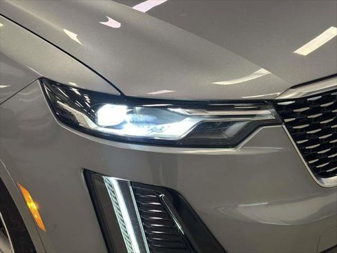 Used 2023 Cadillac XT6 Premium Luxury image 7