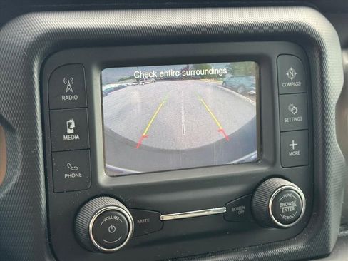 Used 2018 Jeep Wrangler Unlimited Sport S AWD/4WD image 24