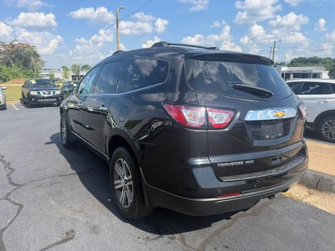 Used 2017 Chevrolet Traverse LT AWD/4WD image 5