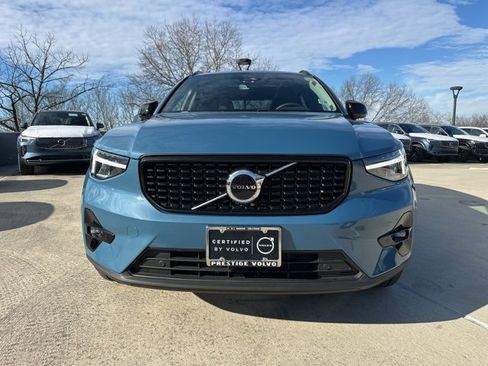 Certified 2023 Volvo XC40 B5 Plus image 2