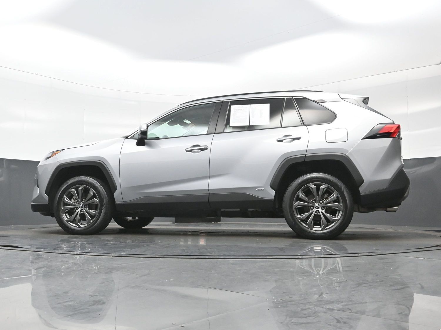 Used 2023 Toyota RAV4 Limited AWD/4WD image 30