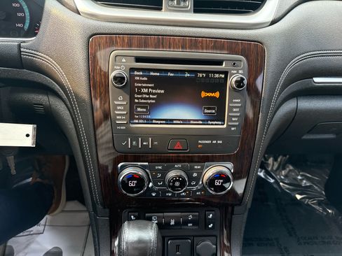 Used 2017 Chevrolet Traverse LT AWD/4WD image 23