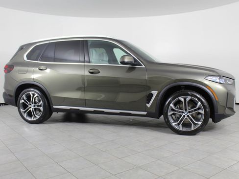 New 2026 BMW X5 xDrive40i w/ Climate Comfort Package image 8