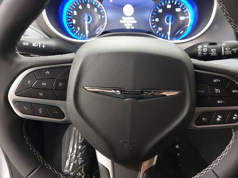 New 2026 Chrysler Pacifica Select image 35