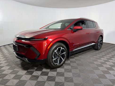 Used 2025 Chevrolet Equinox EV LT w/ Convenience Package image 4