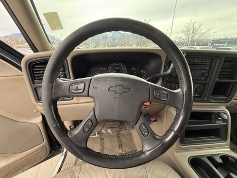 Used 2005 Chevrolet Silverado 2500 LT w/ Heavy-Duty Power Package image 14